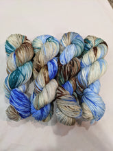 Load image into Gallery viewer, Snow dyed #2 - Nashira - Worsted
